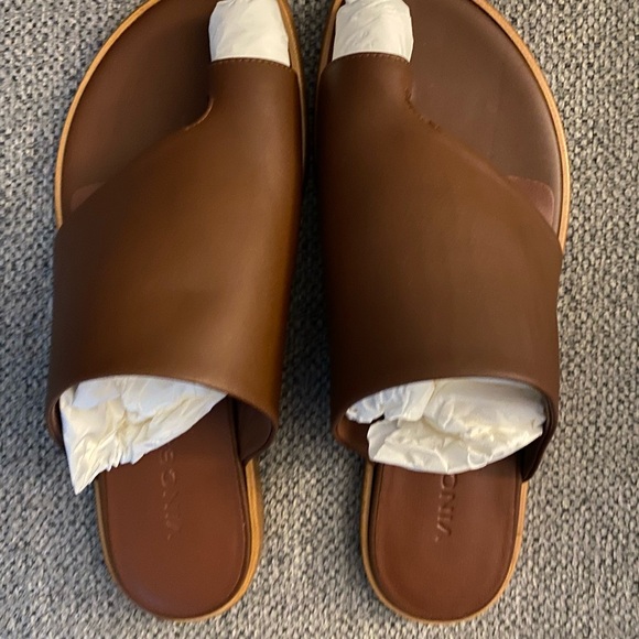 Vince Edris, Cognac le Sandals! - Picture 3 of 8